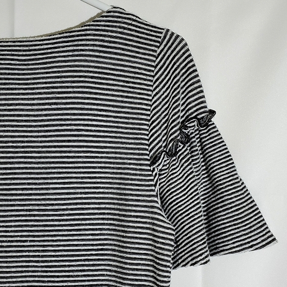CeCe Black and White Striped Bell Sleeve TShirt - Size Small - Picture 8 of 12